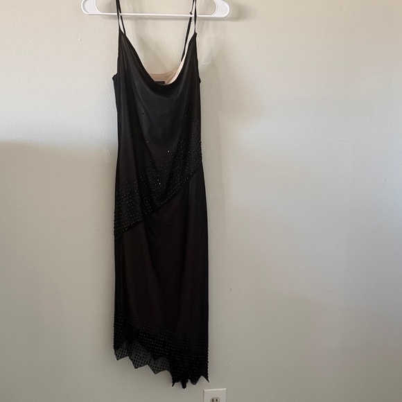Elegant Black Slip Dress - Picture 4 of 7